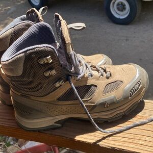 Women’s Hiking Boots Size 10 Vasque